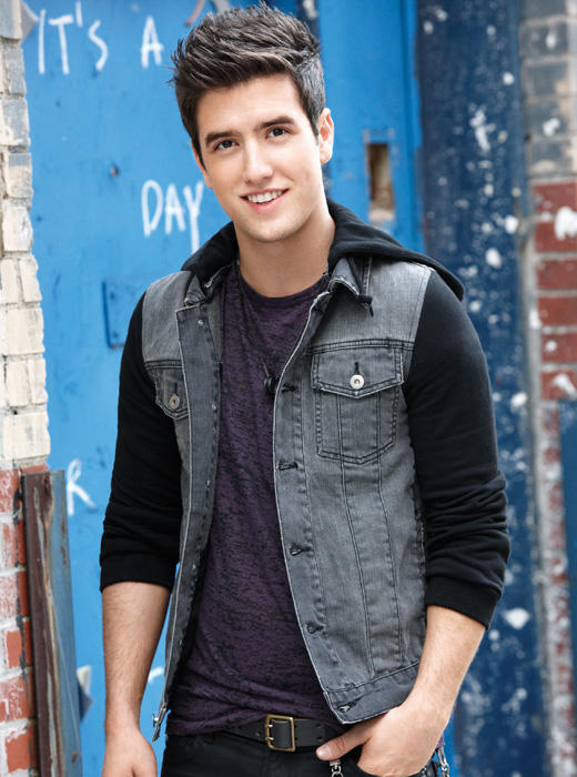 Which guy from the former band Big Time Rush is the most good looking and hottest of them all?
