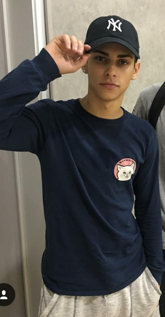 Teen girls only, be honest? Who is the best looking guy here?