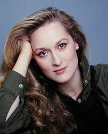 Was young Meryl Streep good looking (pics)?
