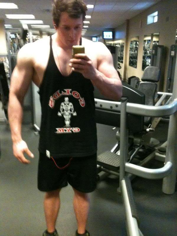 Do you think this man skipped leg day?