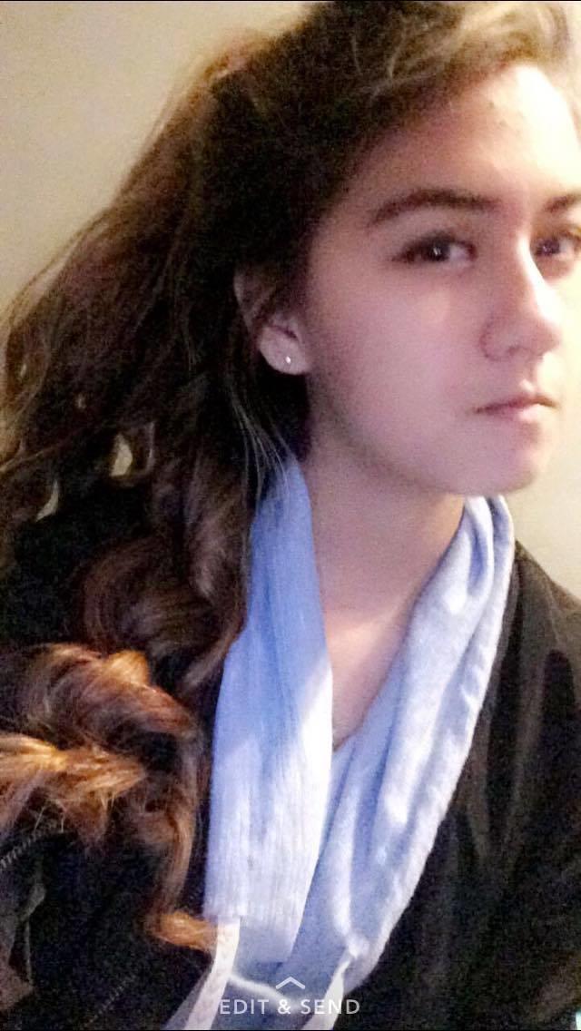 What looks better on me? (Hairstyle)?