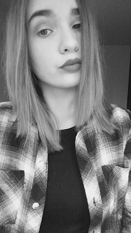 Straight hair or natural hair?