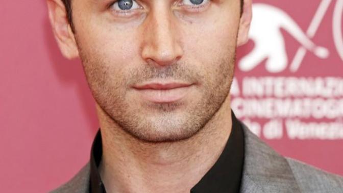 Girls, rate James deen?
