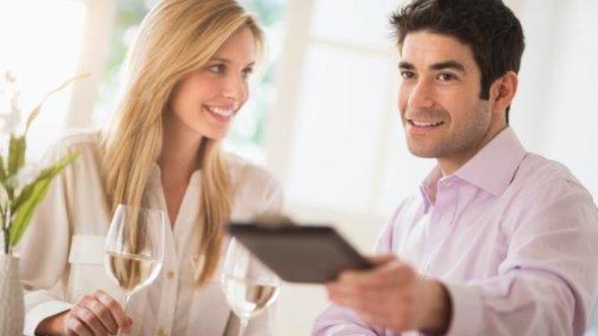 Why are men still expected to pay on first date in modern dating world. ( only referring to dates.) Why dont people split bill on fist date?