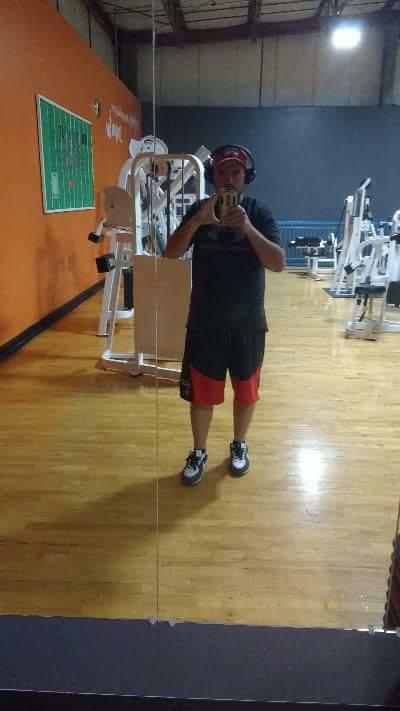 Girls, How does this gym outfit look?