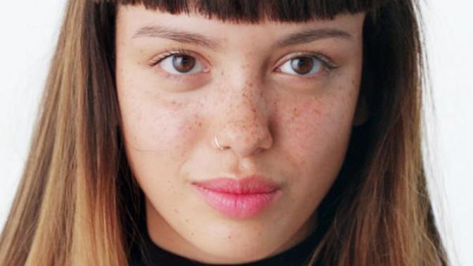 What do you think when a girl doesn't wear make up?