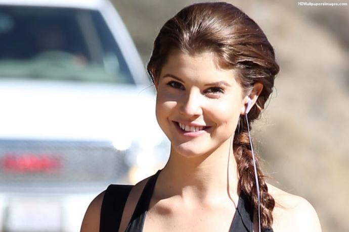 What do y'all think of Amanda Cerny?