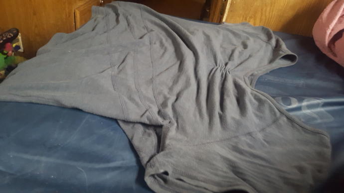Would this look good with black yoga capris, or a white tank top?