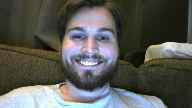 Girls, should I use my real picture as my avatar or keep the current one?