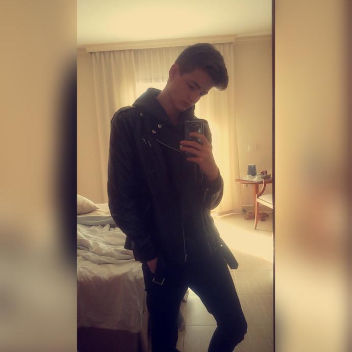 How do i look, which is better?