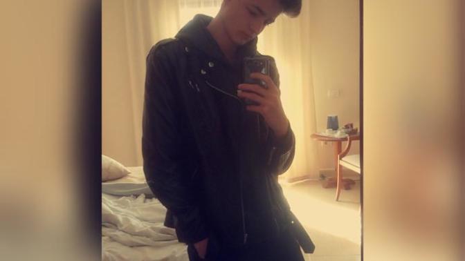 How do I look, which is better?