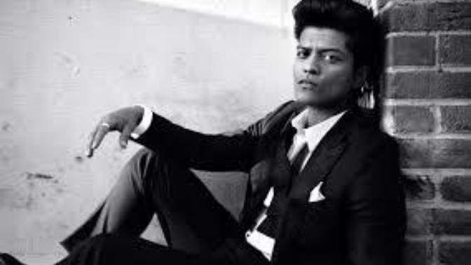 Who is ur celebrity crush?