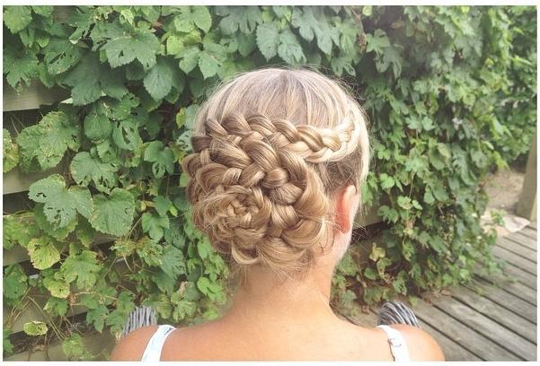 Which hair updo to ball?