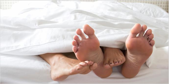 Whats the differences between blonde and brunette girls?
