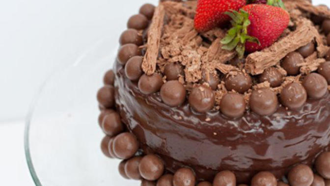 Would You be My GaG Girlfriend for a Day? I'll give you a Delicious Cake :D?