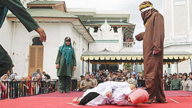Are there any feminist organizations which have tried to defend Muslim women?