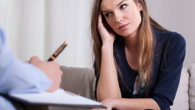 What do you guys (honestly) think of a girl who says she is seeing a therapist?