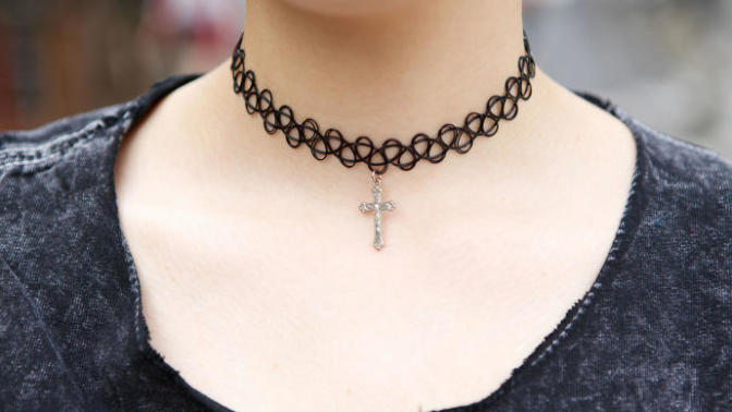 Ladies do you feel differently when wearing a choker vs wearing a regular necklace? Guys do you see girls differently based on their necklace?