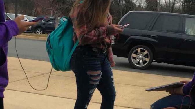 I need advice! Am I fat? Most people call this thick but I honestly feel like I'm fat. Please tell me your option about my body?
