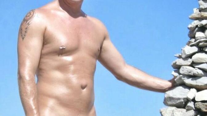 Hey, do you prefer guys without any body hair , be it naturally or after waxing?