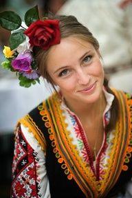 Guys, Would you rather date a feminist or a traditionalist woman?