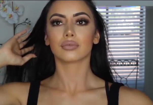what do you think about this girls makeup? (guys/girls both)?