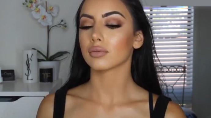 what do you think about this girls makeup? (guys/girls both)?