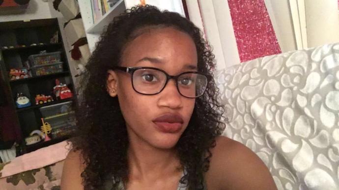 Should I stick with my glasses or should I get contacts? π?