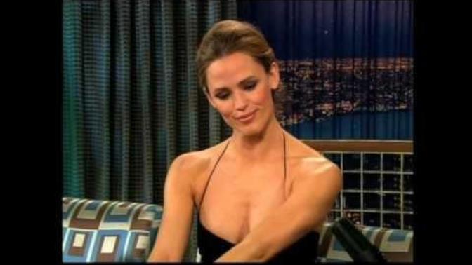 Why do women more than men often like to look down on people and go out of their way to make said person look like an idiot?