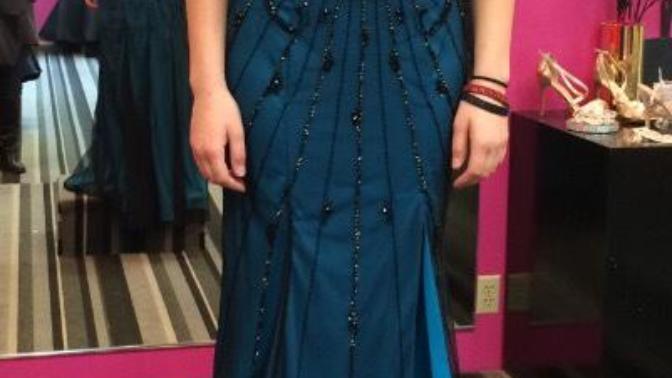 What makeup to match with my prom dress?