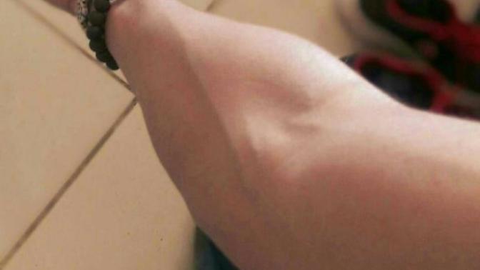 I know it's not much but my first veins popped 😭😭?