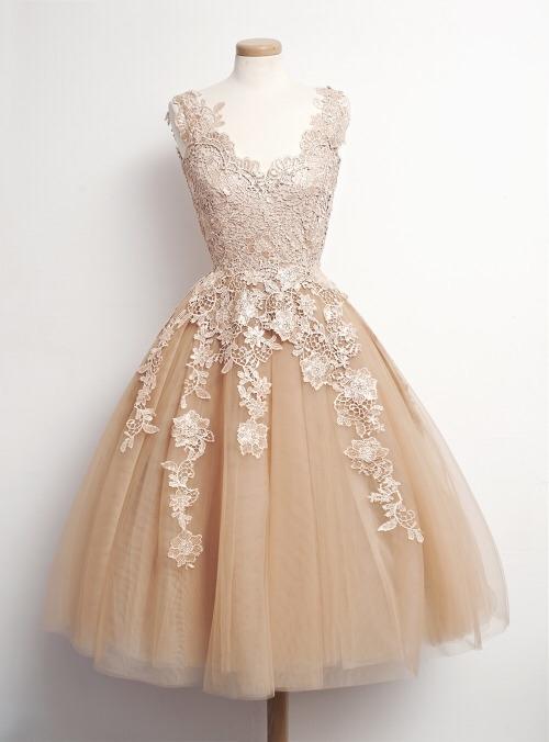 Girls, Do you like vintage dresses?