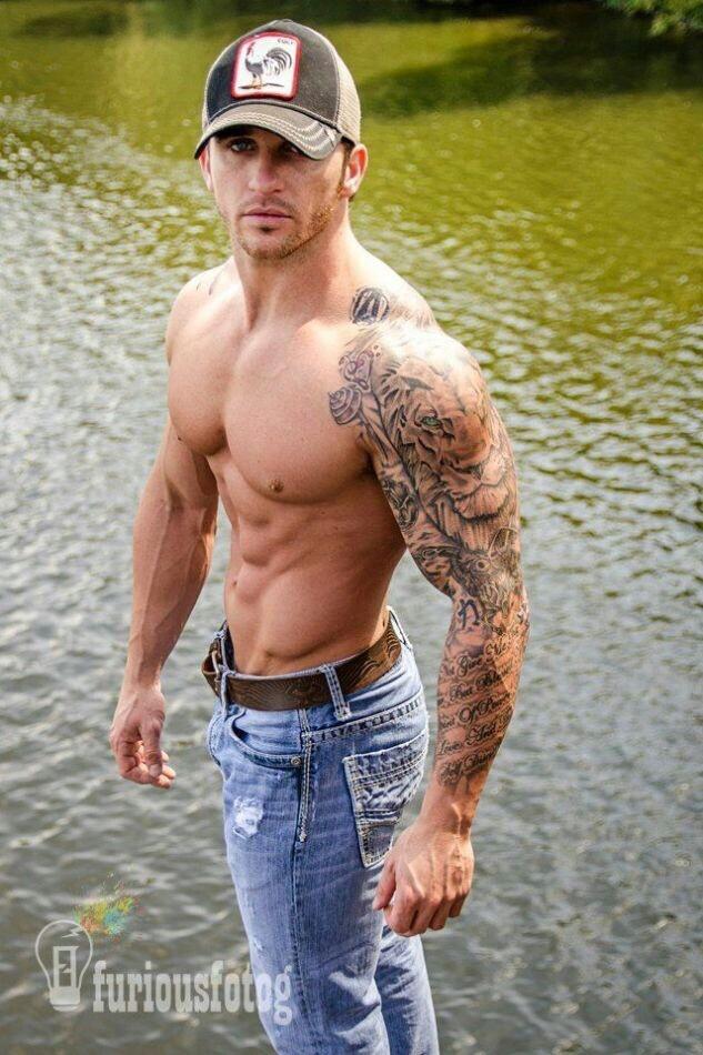 Girls, do you like sleeves on ripped guys?