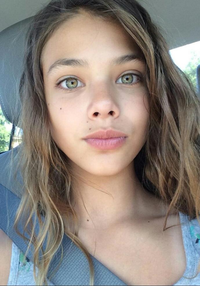 Which cutie is more beautiful?