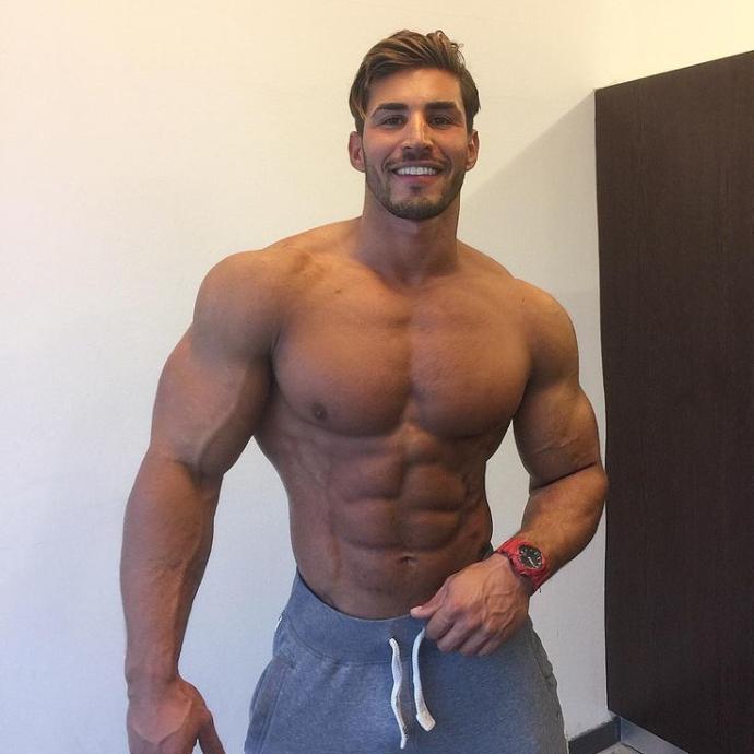 Girls, what male body do you consider fit? What fit means to you?