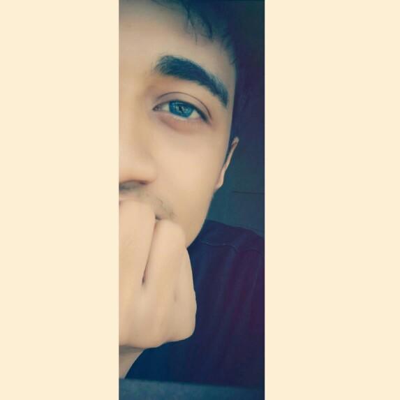 Does this pic looks gayish/feminine?