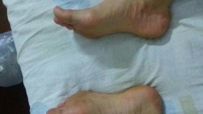 Do you find my feet small?