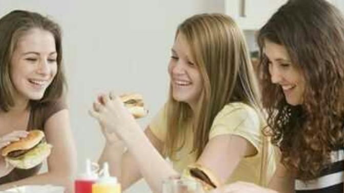 What food do girls like to eat?