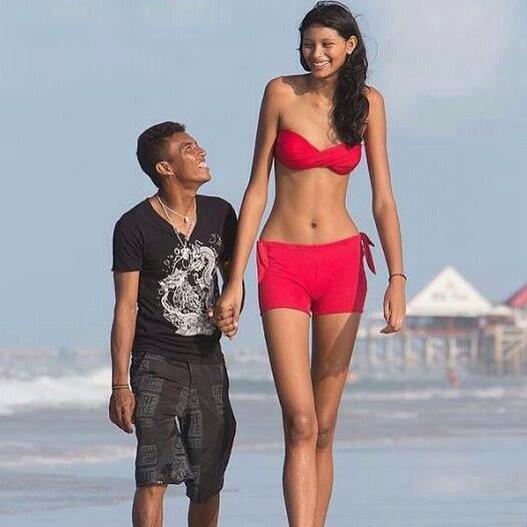 Guys would you date a woman that is between 6 feet and 7 feet?