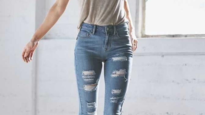 Why do skinny jeans look that good on girls?