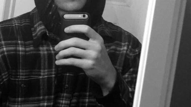 Do you like when guys wear flannels with hoodies and what do you think the flannel hoodie says about a guy?