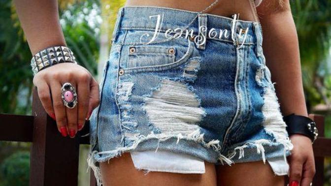 Girls why do you wear ripped micro shorts? How can you justify it not being trashy? Also why wear them and not bring something to keep you warmlatter?