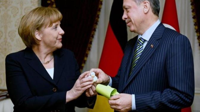 Do Erdogan and Merkel love each other 😂?