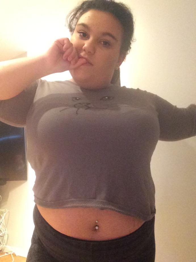 belly button piercing on bigger girl?