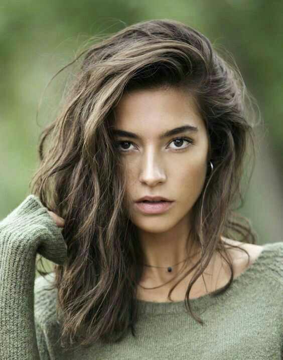 Guys, which hairstyle??