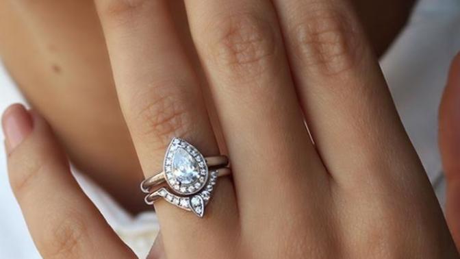 If a girl wears a ring on her ring finger she can still be single right?