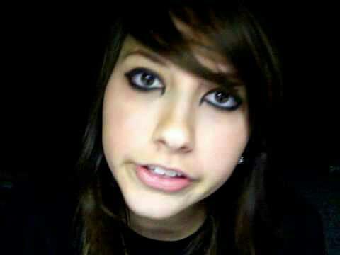 Does any girl browse 4chan??
