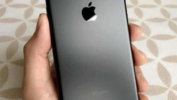 Iphone 7 matte black or silver?