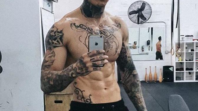 Who else agrees that Chris Heria is hot 😍😍😍?