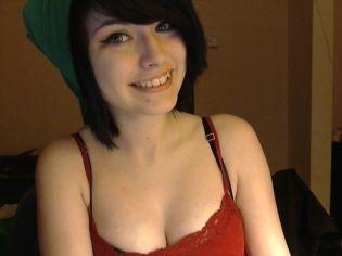 Guys, am I more stunning with short hair or long hair?
